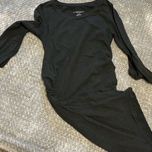 Liz Lange maternity 3/4 sleeve bodycon dress